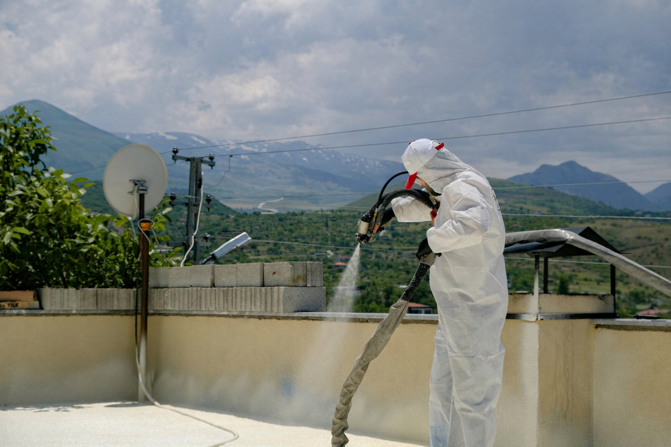 Spray foam insulation